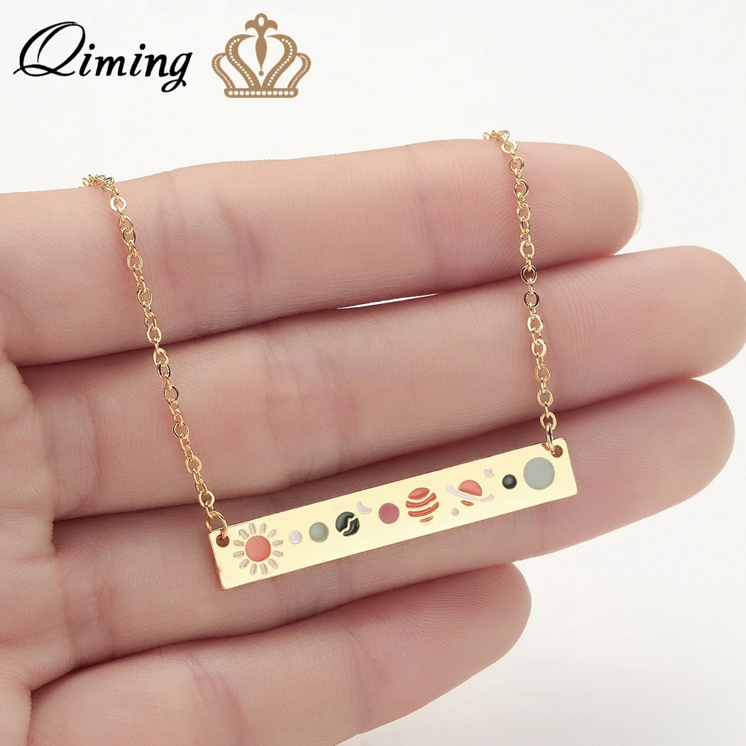 QIMING Simple Bar Necklace Women Gold Jewelry Glow In The Dark Galaxy Solar System Balance Luminous Galaxy Pendant Necklace
QIMING Simple Bar Necklace Women Gold Jewelry Glow In The Dark Galaxy Solar System Balance Luminous Galaxy Pendant Necklace
