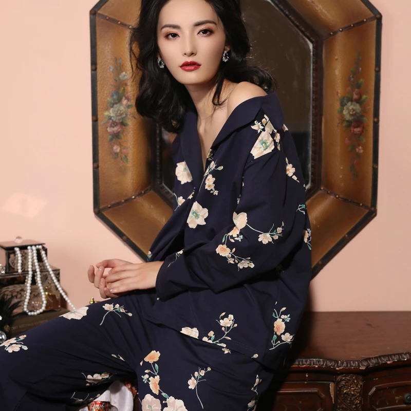 Spring and Autumn 100% Cotton Pyjamas Suit Long-sleeved Loose Two-piece Pajama Set Long Sleeve Printing Sleepwear Home Clothes
Spring and Autumn 100% Cotton Pyjamas Suit Long-sleeved Loose Two-piece Pajama Set Long Sleeve Printing Sleepwear Home Clothes