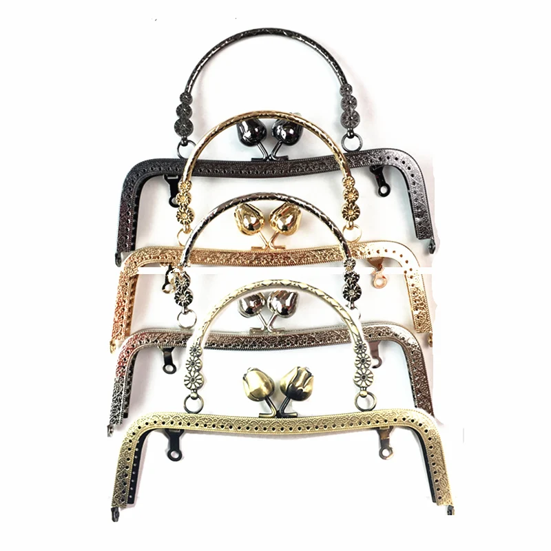 5Pcs Rose Flower Heads Embossed Clear Rhinestones Metal Frame Clutch Kiss Clasp Lock Fashion Handbag Purse Bag Handle Part 20cm
5Pcs Rose Flower Heads Embossed Clear Rhinestones Metal Frame Clutch Kiss Clasp Lock Fashion Handbag Purse Bag Handle Part 20cm