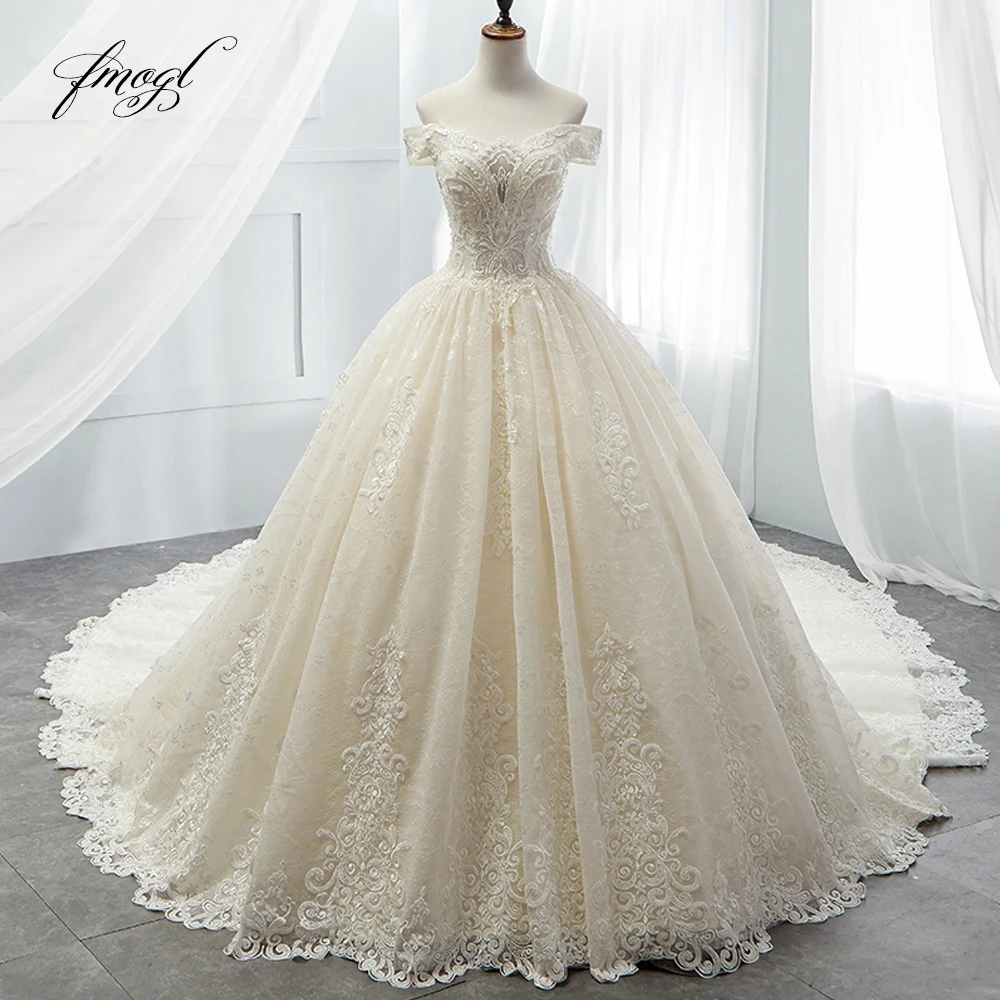Fmogl Vestido De Noiva Sexy Boat Neck Lace Wedding Dresses 2019 Luxury Appliques Beaded Chapel Train Princess Bridal Gown
Fmogl Vestido De Noiva Sexy Boat Neck Lace Wedding Dresses 2019 Luxury Appliques Beaded Chapel Train Princess Bridal Gown
