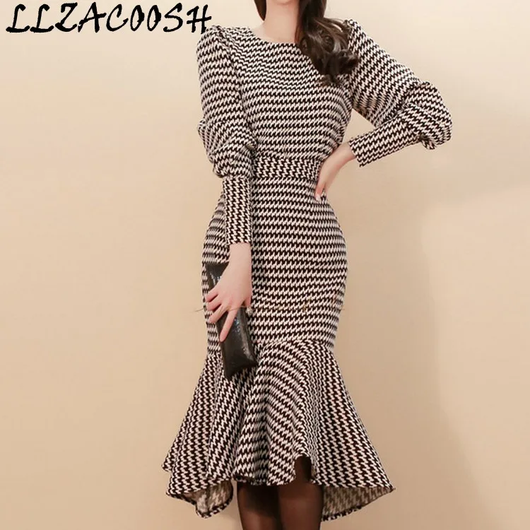 2019 Spring New fashion 2 piece Sets Korean temperament Slim houndstooth top+ Sexy fishtail skirt suit
2019 Spring New fashion 2 piece Sets Korean temperament Slim houndstooth top+ Sexy fishtail skirt suit
