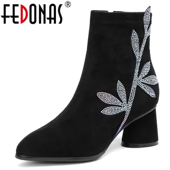 FEDONAS 2020 Winter Warm Vintage Cow Suede Women Ankle Boots Crystal Zipper Short Boots Chelsea Boots Party Office Shoes Woman
FEDONAS 2020 Winter Warm Vintage Cow Suede Women Ankle Boots Crystal Zipper Short Boots Chelsea Boots Party Office Shoes Woman