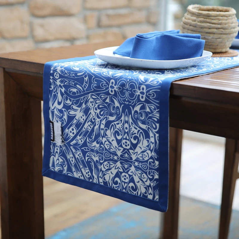 100% Cotton Table Runner Original Design Underglaze Blue And White Printed Table Runners Tablecloth
100% Cotton Table Runner Original Design Underglaze Blue And White Printed Table Runners Tablecloth