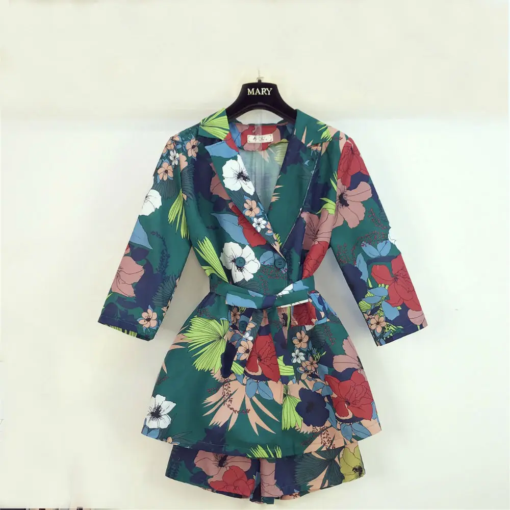Women Summer Shorts Suits Double Breasted Sashes Flowers Printed Blazer Jacket+Shorts 2 Piece Sets
Women Summer Shorts Suits Double Breasted Sashes Flowers Printed Blazer Jacket+Shorts 2 Piece Sets