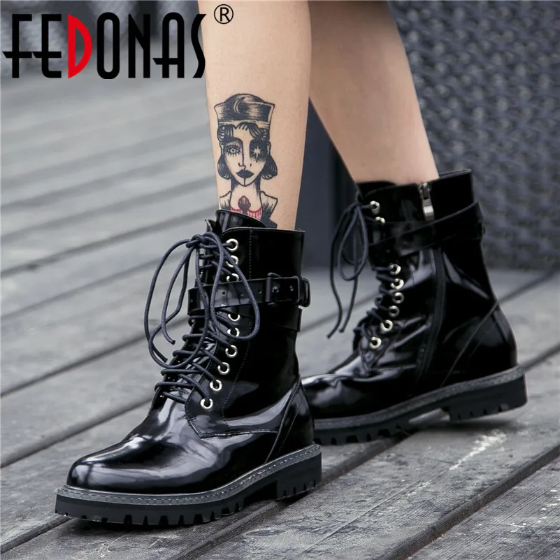FEDONAS 2020 Warm Autumn Winter Women Ankle Boots Fashion Lace-up Party Shoes Woman Genuine Leather Round Toe Short Riding Boots
FEDONAS 2020 Warm Autumn Winter Women Ankle Boots Fashion Lace-up Party Shoes Woman Genuine Leather Round Toe Short Riding Boots