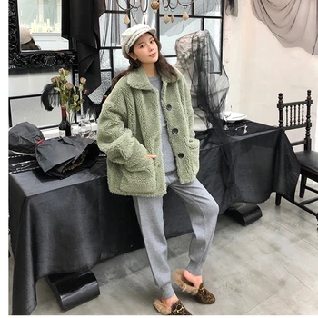 Women Wool Coats 2018 Fashion Winter Lambs Fur Loose Big Code 100%Wool Overcoat Fur Multiple Colors
Women Wool Coats 2018 Fashion Winter Lambs Fur Loose Big Code 100%Wool Overcoat Fur Multiple Colors