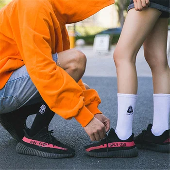 Autumn and winter new men and women couple sports socks Star Wars icon embroidery solid color cotton skateboard casual socks
Autumn and winter new men and women couple sports socks Star Wars icon embroidery solid color cotton skateboard casual socks