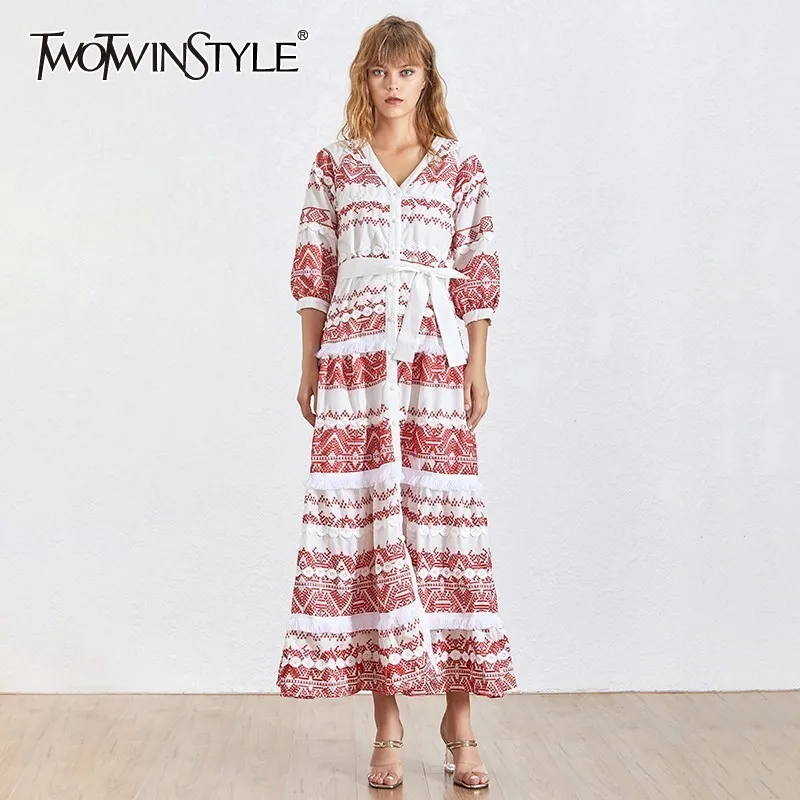 TWOTWINSTYLE Vintage Embroidery A Line Dress Female V Neck Long Sleeve High Waist Bandage Embroidery Dresses Women Fashion New
TWOTWINSTYLE Vintage Embroidery A Line Dress Female V Neck Long Sleeve High Waist Bandage Embroidery Dresses Women Fashion New