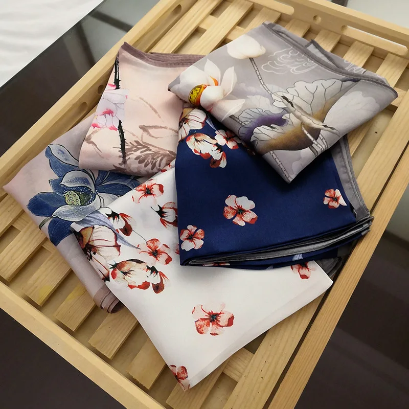 2019 spring explosions hot wild small cherry multicolor retro print 53*53cm silk simple fashion scarf
2019 spring explosions hot wild small cherry multicolor retro print 53*53cm silk simple fashion scarf
