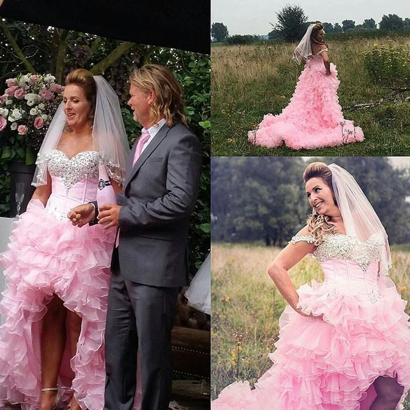 BRITNRY 2019 Elegant Sweetheart Beaded Organza Tiered Ruffels High Low Pink Wedding Dress
BRITNRY 2019 Elegant Sweetheart Beaded Organza Tiered Ruffels High Low Pink Wedding Dress