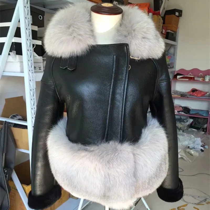 winter sheep shearing fur one piece coat luxury real fox fur collar short paragraph genuine leather jackets female AS-10
winter sheep shearing fur one piece coat luxury real fox fur collar short paragraph genuine leather jackets female AS-10