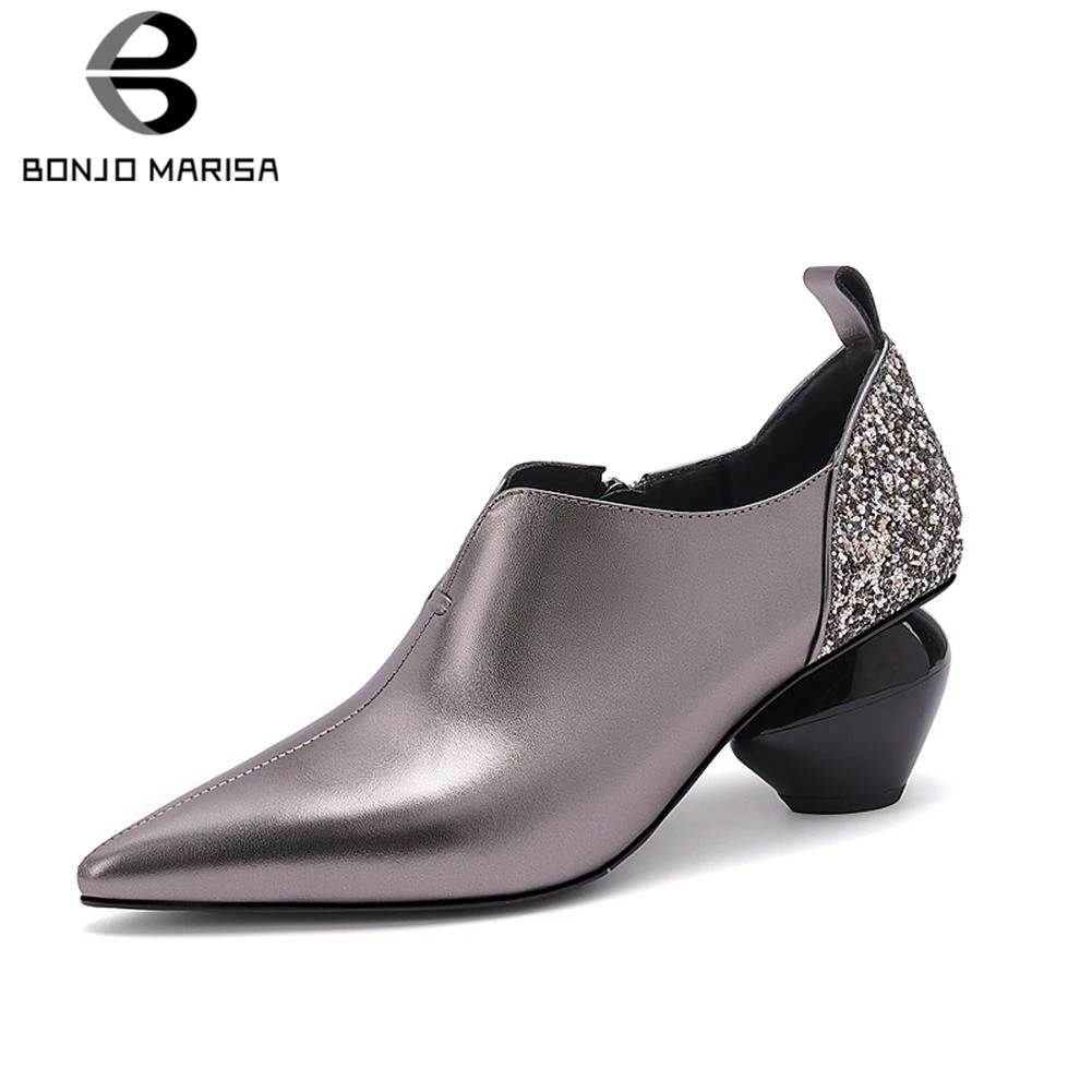 BONJOMARISA Big Size 42 Genuine Leather Classics Pumps Woman Shoes Pointed Toe Elegant Sexy Strange Chunky Heels Ol Shoes Woman
BONJOMARISA Big Size 42 Genuine Leather Classics Pumps Woman Shoes Pointed Toe Elegant Sexy Strange Chunky Heels Ol Shoes Woman