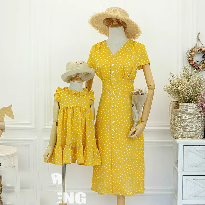 Mom and Daughter Dress Family Matching Clothes Mother Girl Dresses Wedding Party Clothes Evening Dancing Dress Baby Infants
Mom and Daughter Dress Family Matching Clothes Mother Girl Dresses Wedding Party Clothes Evening Dancing Dress Baby Infants