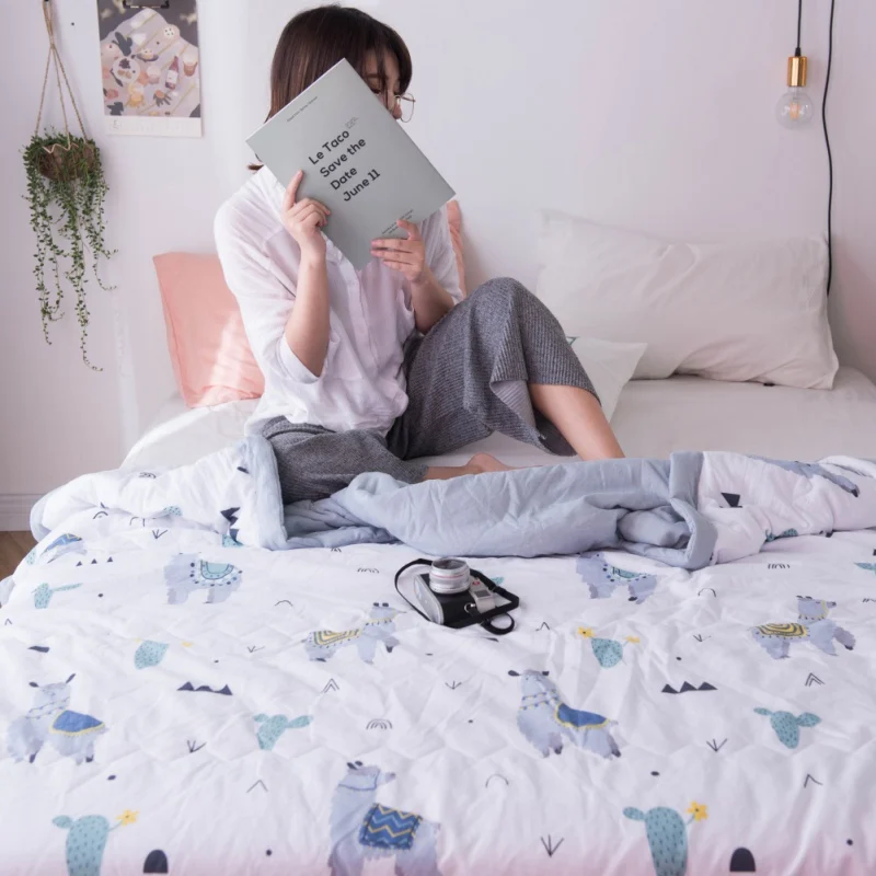 Thin Lightweight Blankets Bedding Quilt Air Conditioner For In Summer Double Summer Printed Air Conditioner 150/180/200CM
Thin Lightweight Blankets Bedding Quilt Air Conditioner For In Summer Double Summer Printed Air Conditioner 150/180/200CM