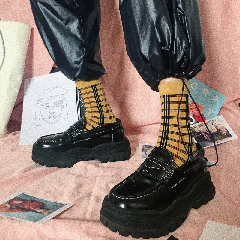 Adult Size Mid Calf Crew Harajuku Brand Socks Classic Damier Lattices Style Classical Vintage Checked Grids Break Skateboard Sox
Adult Size Mid Calf Crew Harajuku Brand Socks Classic Damier Lattices Style Classical Vintage Checked Grids Break Skateboard Sox