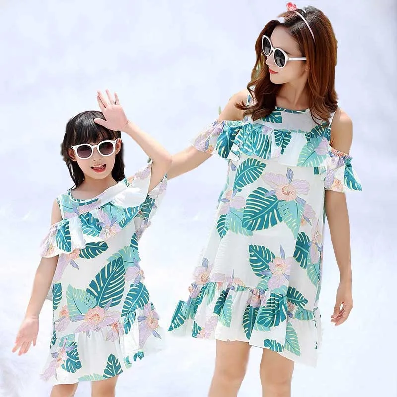 Summer Mother and Daughter Dress 2019 New Bohemia Cotton Ruffle Dresses Family Matching Outfits like mother like daughter
Summer Mother and Daughter Dress 2019 New Bohemia Cotton Ruffle Dresses Family Matching Outfits like mother like daughter