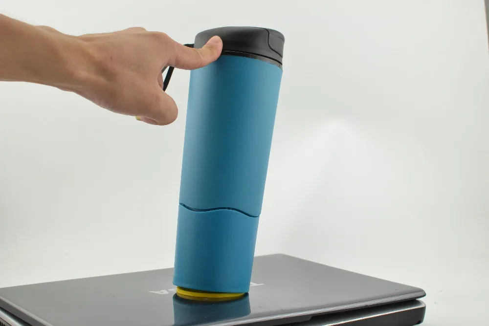 free shiping Mug Tumbler New Strong Grips Mug Magic Sucker with Innovative Push Not Pour Easily Take Water Sport Cup 540ML
free shiping Mug Tumbler New Strong Grips Mug Magic Sucker with Innovative Push Not Pour Easily Take Water Sport Cup 540ML