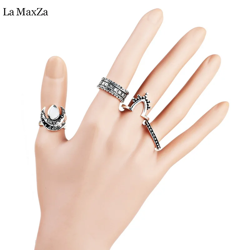 Carved Black Silver Star Moon Crown Ring Set Personality Retro Bohemian Vintage Punk Rings For Women Jewelry Gift 4 Pcs/Set
Carved Black Silver Star Moon Crown Ring Set Personality Retro Bohemian Vintage Punk Rings For Women Jewelry Gift 4 Pcs/Set