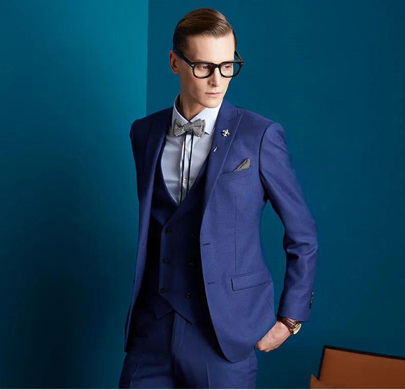 Handsome Two Buttons Groomsmen Peak Lapel Groom Tuxedos Men Suits Wedding/Prom Best Man Blazer ( Jacket+Pants+Tie+Vest) A199
Handsome Two Buttons Groomsmen Peak Lapel Groom Tuxedos Men Suits Wedding/Prom Best Man Blazer ( Jacket+Pants+Tie+Vest) A199