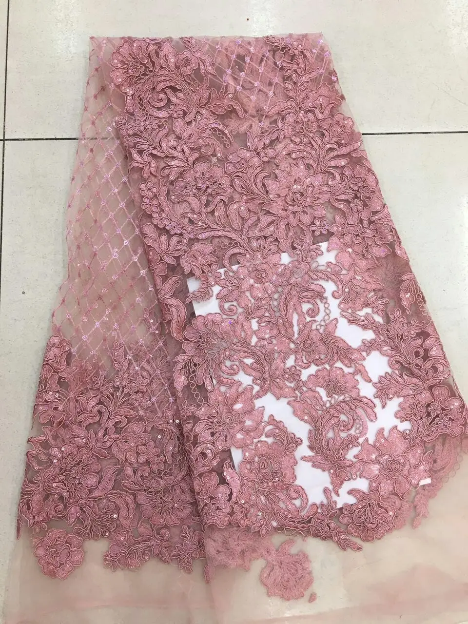 aa1134 new african grid sequin flower newest best quality net mesh lace fabric for wedding party
aa1134 new african grid sequin flower newest best quality net mesh lace fabric for wedding party