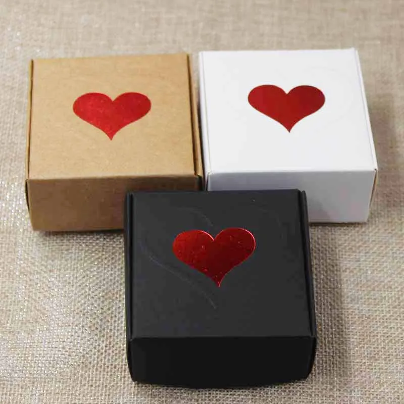 2018 New Wholesale 65x65x30mm Fashion Earring/Necklac BOX Kraft Gift BOX Red Heart HandMade Gift Box1lot=50box Bigger Red Heart
2018 New Wholesale 65x65x30mm Fashion Earring/Necklac BOX Kraft Gift BOX Red Heart HandMade Gift Box1lot=50box Bigger Red Heart