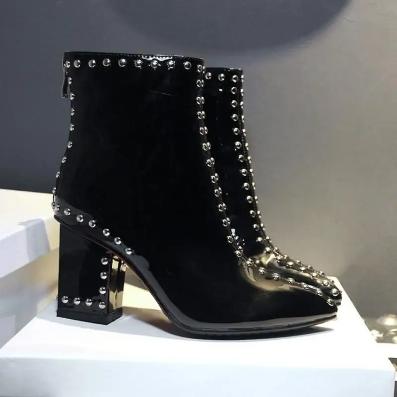 Womens Patent Leather Ankle Boots Chunky High Heels Pointed Toe Rivet Studs Shoes Chic 3Colors A627
Womens Patent Leather Ankle Boots Chunky High Heels Pointed Toe Rivet Studs Shoes Chic 3Colors A627