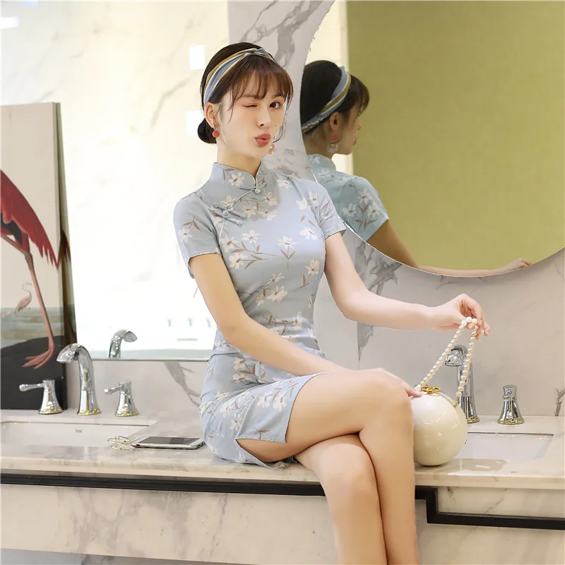 Traditional Chinese Dress Women's Satin Qipao Mini Cheongsam Flower Size S M L Xl Xxl 
Traditional Chinese Dress Women's Satin Qipao Mini Cheongsam Flower Size S M L Xl Xxl