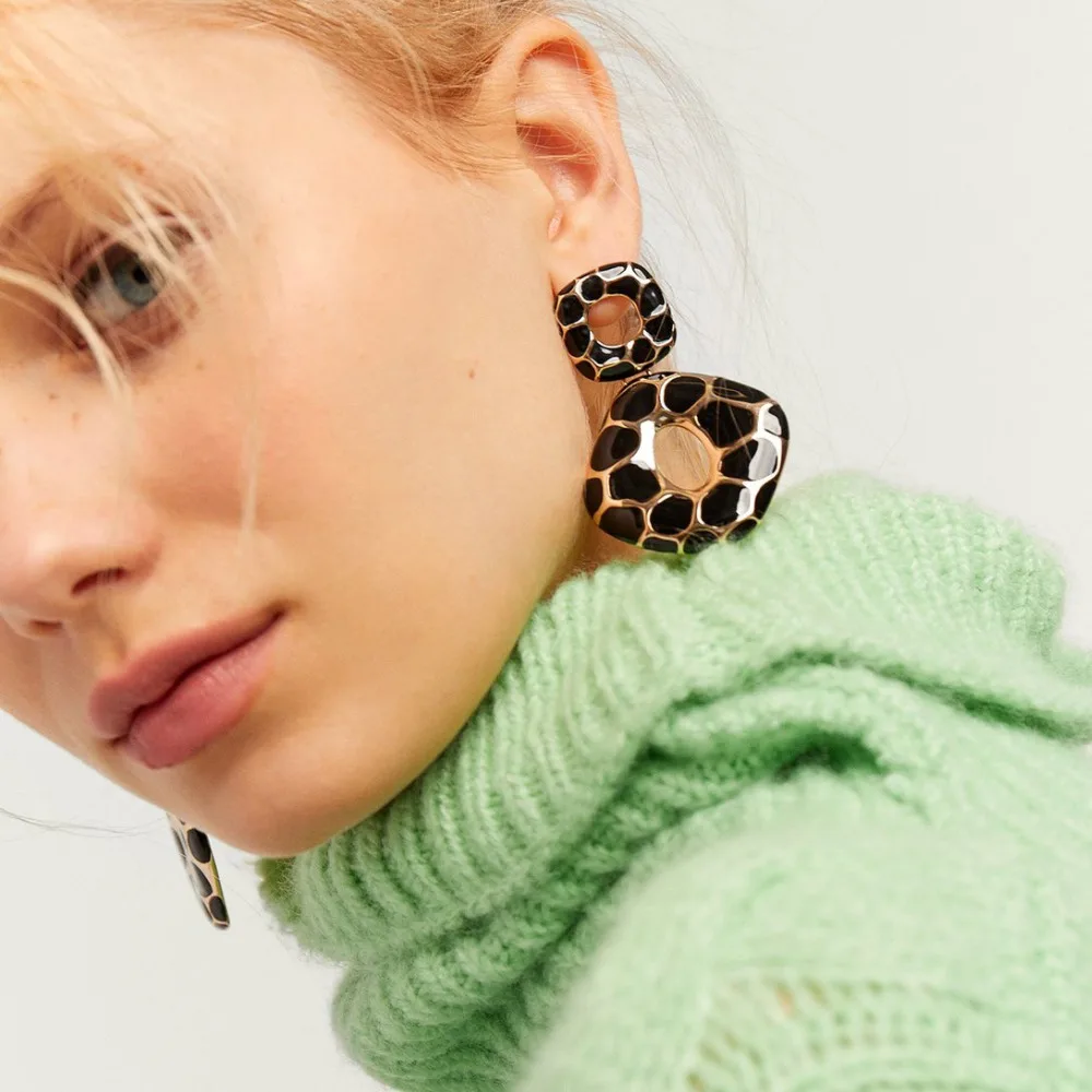 JUJIA New Fashion Classic Design Geometric Earring Statement Metal Drop Earrings For Women Jewelry Brincos
JUJIA New Fashion Classic Design Geometric Earring Statement Metal Drop Earrings For Women Jewelry Brincos