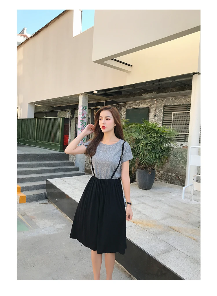 2019 summer fashion splicing fake two-piece Korean web celebrity medium and long sleeved suspender dress
2019 summer fashion splicing fake two-piece Korean web celebrity medium and long sleeved suspender dress
