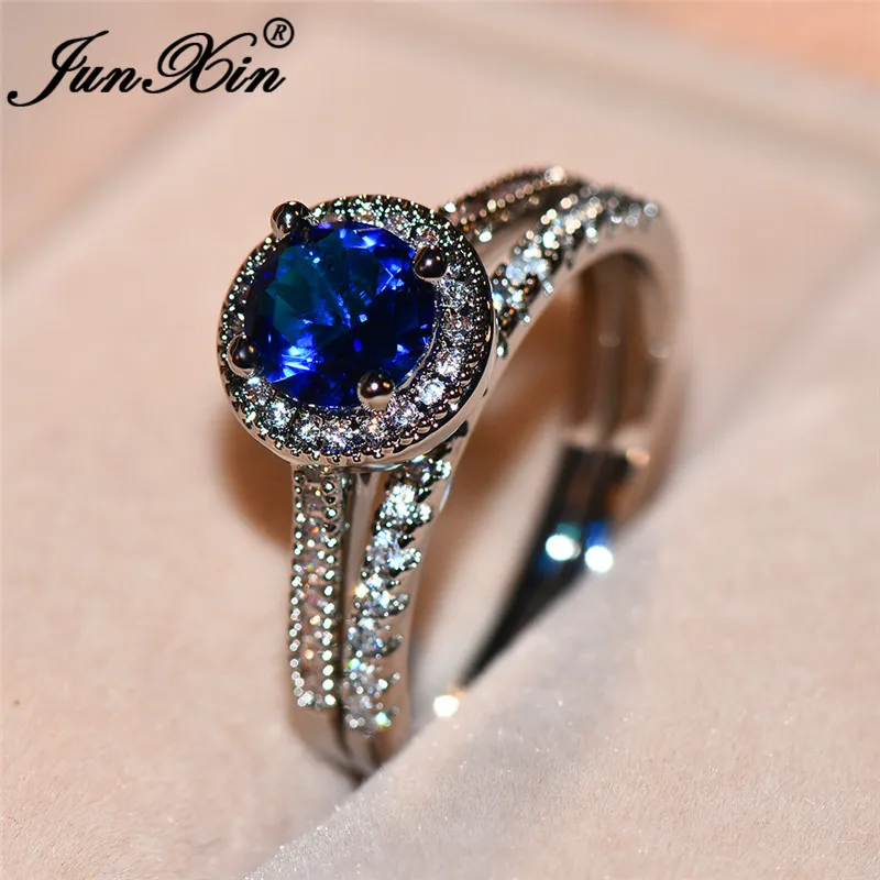 JUNXIN Female Crystal Ring Set 925 Silver Rose Gold Filled Round White Blue Stone Wedding Rings For Women Vintage Bridal Sets
JUNXIN Female Crystal Ring Set 925 Silver Rose Gold Filled Round White Blue Stone Wedding Rings For Women Vintage Bridal Sets
