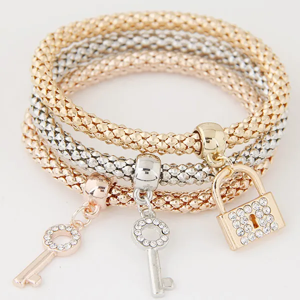 LEMOER 3PCS Gold Color Chain Crystal Key Lock Charm Bracelets Bangles for Women Girl Best Friend Gift Elastic Charm Jewelery
LEMOER 3PCS Gold Color Chain Crystal Key Lock Charm Bracelets Bangles for Women Girl Best Friend Gift Elastic Charm Jewelery