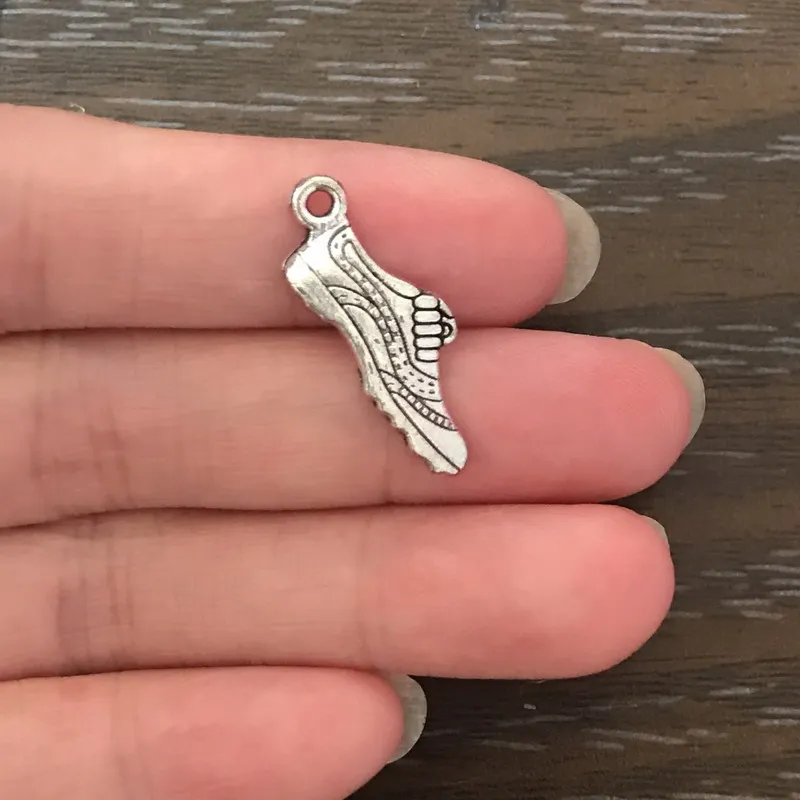 20PCS DIY Charm Running Shoes Charm Antique Silver Tone Sport Pendant Charm for Bracelet Necklace Earring Jewelry
20PCS DIY Charm Running Shoes Charm Antique Silver Tone Sport Pendant Charm for Bracelet Necklace Earring Jewelry