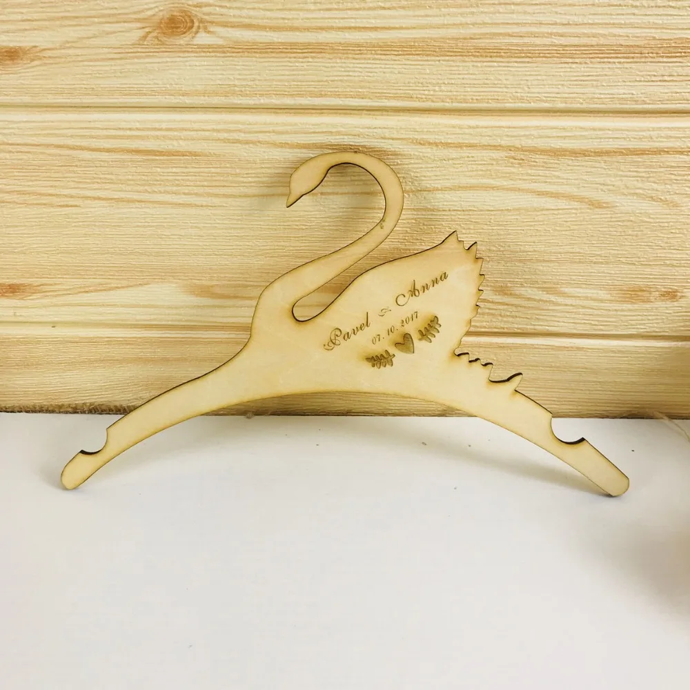 Personalized name and date Swan hanger for Wedding, Custom Bride and Groom Hanger Gift,for Wedding Supplies Decoration
Personalized name and date Swan hanger for Wedding, Custom Bride and Groom Hanger Gift,for Wedding Supplies Decoration