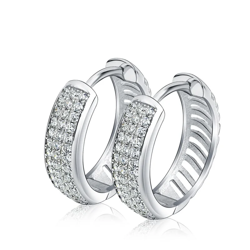 STERLING SILVER (925) 4G LADIES SPARKLING WEDDING 3ROWS CRYSTAL ZIRCONS PAVE NEW HOOP / HUGGIE EARRINGS PAIR
STERLING SILVER (925) 4G LADIES SPARKLING WEDDING 3ROWS CRYSTAL ZIRCONS PAVE NEW HOOP / HUGGIE EARRINGS PAIR
