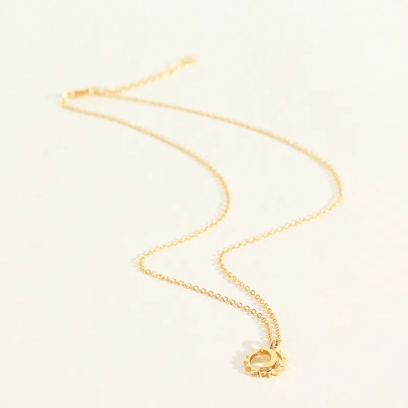 Creative Concise Style Sun with Moon Pendant Necklace for Women Mother's Day Gifts Card Jewelry MAMA Decorative Crafts
Creative Concise Style Sun with Moon Pendant Necklace for Women Mother's Day Gifts Card Jewelry MAMA Decorative Crafts