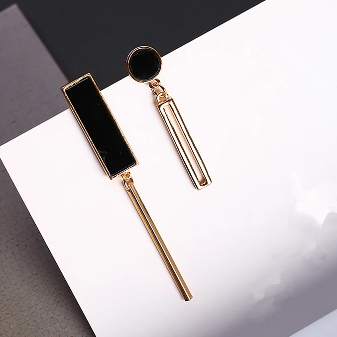 2017 Trendy Fashion Korean Asymmetry Geometric Earrings Alloy Hollow Rectangle Strip Pendientes Mujer Moda Elegant Jewelry
2017 Trendy Fashion Korean Asymmetry Geometric Earrings Alloy Hollow Rectangle Strip Pendientes Mujer Moda Elegant Jewelry