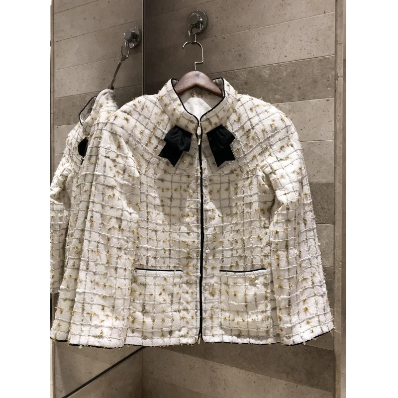 High-end women's 2019 gold thread woven tweed jacket stand collar bow thin jacket Elegant women's clothing silk lining
High-end women's 2019 gold thread woven tweed jacket stand collar bow thin jacket Elegant women's clothing silk lining