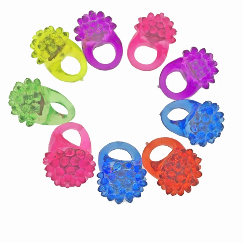 2021Rushed Led Wedding Dress New 24pcs Led Strawberry Shape Flashing Ring Luminous Finger Rubber Rings Event Party Supplies
2021Rushed Led Wedding Dress New 24pcs Led Strawberry Shape Flashing Ring Luminous Finger Rubber Rings Event Party Supplies