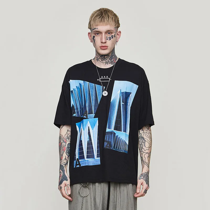 Abstract architectural stitching print bottoming shirt oversize men's black short-sleeved T-shirt
Abstract architectural stitching print bottoming shirt oversize men's black short-sleeved T-shirt