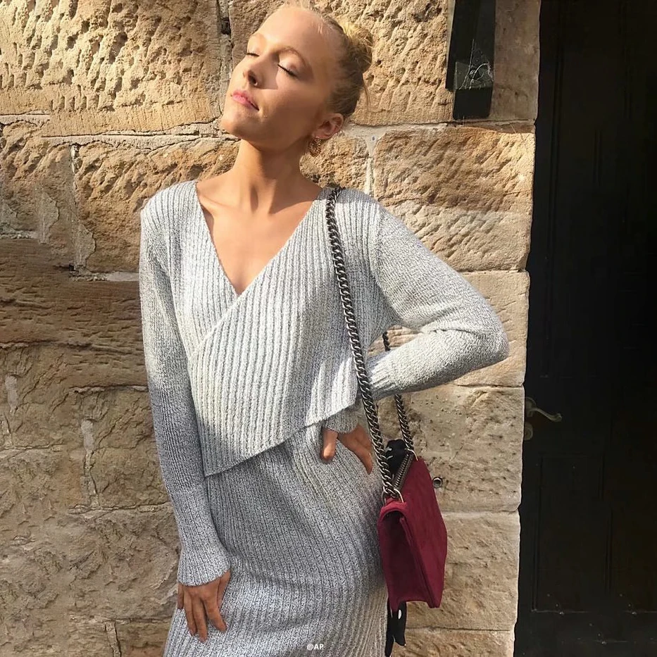 Jo Kalin 2018 New Autumn Long Sleeve Sexy V-Neck Bodycon Knitted Sweater Dress Women Winter Bandage Dress Robe Femme
Jo Kalin 2018 New Autumn Long Sleeve Sexy V-Neck Bodycon Knitted Sweater Dress Women Winter Bandage Dress Robe Femme