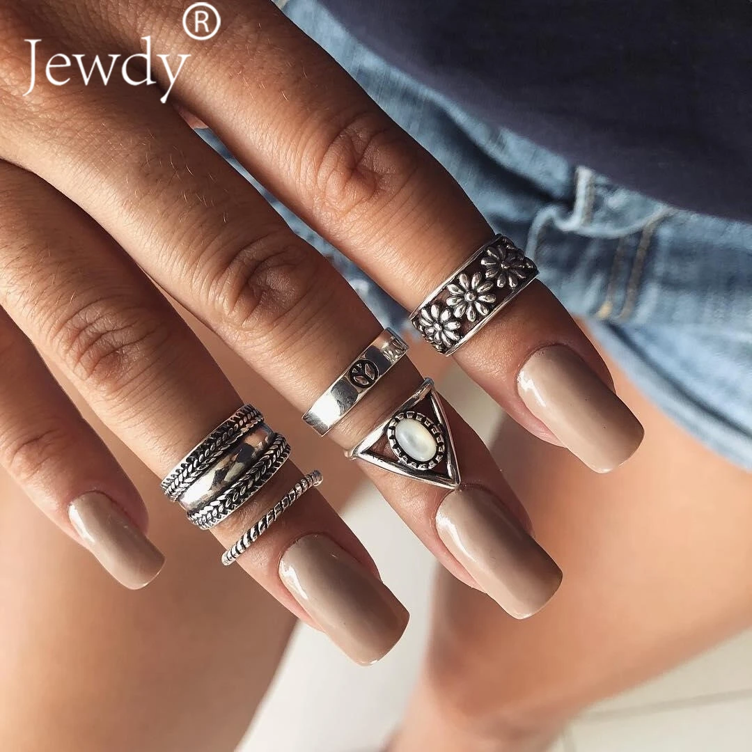 4PCS/SET Vintage Knuckle Rings for Women Punk Antique Silver Color Crown Heart Crystal Ring Set Boho Finger Jewelry Bague Femme
4PCS/SET Vintage Knuckle Rings for Women Punk Antique Silver Color Crown Heart Crystal Ring Set Boho Finger Jewelry Bague Femme