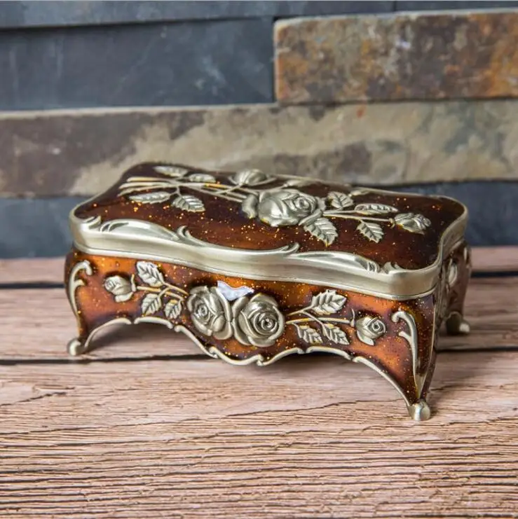European rectangle small metal jewelry box Cotton swab boxcotton pad holder stash box container box cute vintage box Z079
European rectangle small metal jewelry box Cotton swab boxcotton pad holder stash box container box cute vintage box Z079