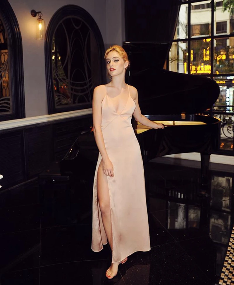 Champagne Evening Dress 2019 Simple Satin V-neck Floor length Spaghetti Strap Backless Sleeveless Sexy High Slit Front Prom Gown
Champagne Evening Dress 2019 Simple Satin V-neck Floor length Spaghetti Strap Backless Sleeveless Sexy High Slit Front Prom Gown