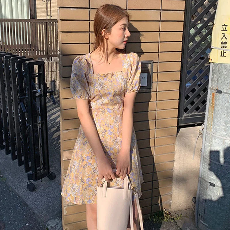 Women Summer Floral Mini Dress Sexy Square Neck Elastic Short Sleeve Vintage Harajuku 2019 New Fashion Casual Beach Club Dress
Women Summer Floral Mini Dress Sexy Square Neck Elastic Short Sleeve Vintage Harajuku 2019 New Fashion Casual Beach Club Dress
