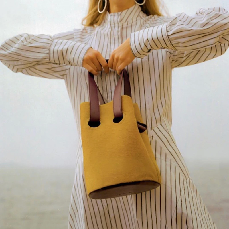 2019 Spring Summer Woman Bucket Bags Personality Hit Color Large Capacity Shoulder Bag Portable Shopping Bag Korean Fashion
2019 Spring Summer Woman Bucket Bags Personality Hit Color Large Capacity Shoulder Bag Portable Shopping Bag Korean Fashion