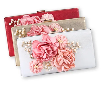 Vintage Women's Handbag Flower Embroidery Crossbags Metal Chains Evening Bags Party Dressing Accessory
Vintage Women's Handbag Flower Embroidery Crossbags Metal Chains Evening Bags Party Dressing Accessory