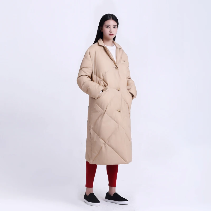 IRINAY036 Original Design women coat brief vintage notched collar single breasted loose long white duck down jacket winter 2018
IRINAY036 Original Design women coat brief vintage notched collar single breasted loose long white duck down jacket winter 2018