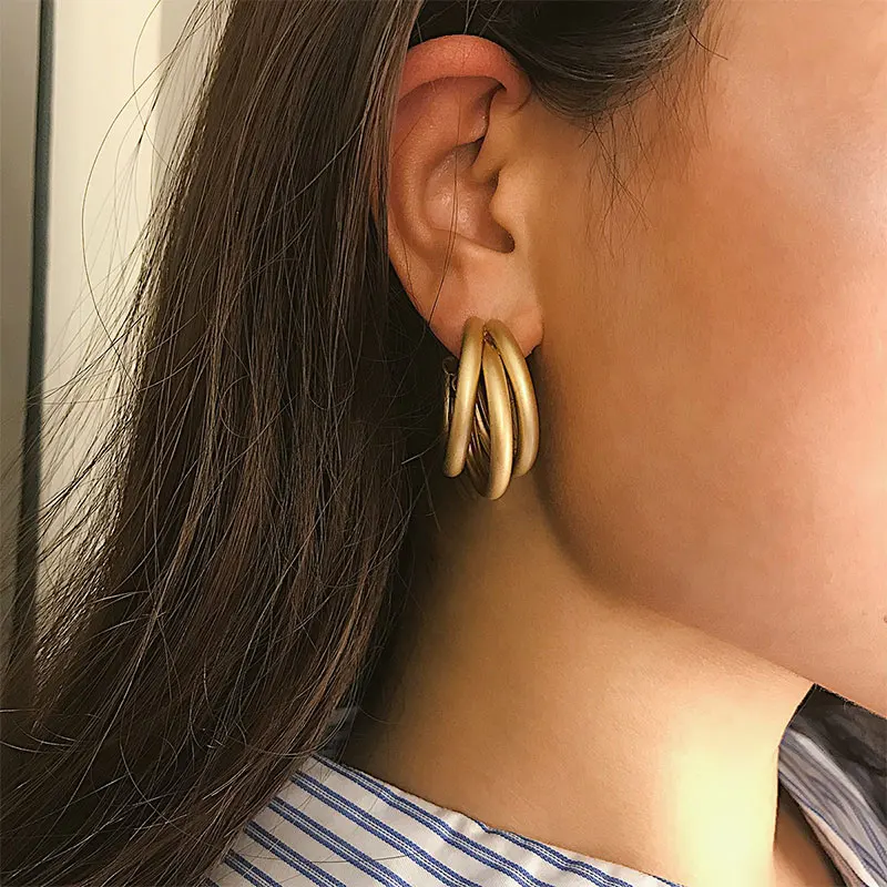 Women Three Layer Small Gold Ring Earrings Silver Plated Hollow Circle Thick Round Earring Metal Loop Earrings Jewelry Female
Women Three Layer Small Gold Ring Earrings Silver Plated Hollow Circle Thick Round Earring Metal Loop Earrings Jewelry Female