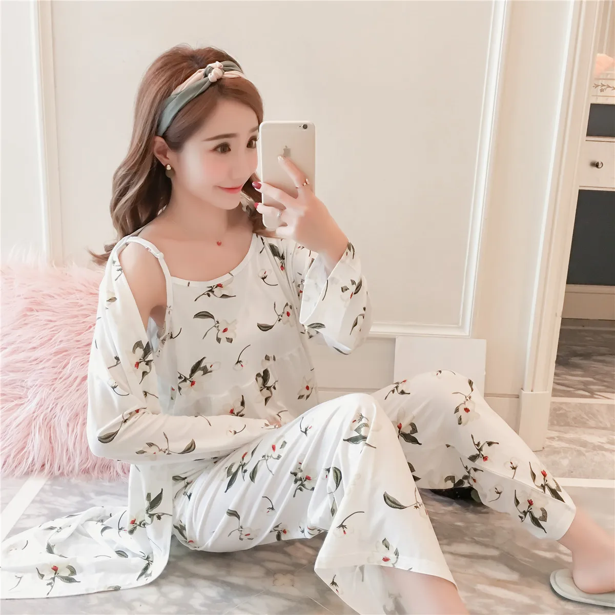 2019 New 3 PCS Women Pajamas Sets With Pants Cute Pyjama Knitted Cotton Flower Print Nightwear Negligee Sleepwear Pyjama
2019 New 3 PCS Women Pajamas Sets With Pants Cute Pyjama Knitted Cotton Flower Print Nightwear Negligee Sleepwear Pyjama