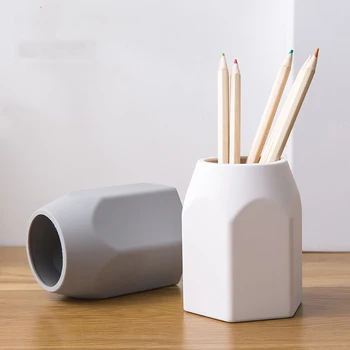 Pen holder simple solid color pencil case storage bag children's stationery storage tube makeup tube student fashion
Pen holder simple solid color pencil case storage bag children's stationery storage tube makeup tube student fashion